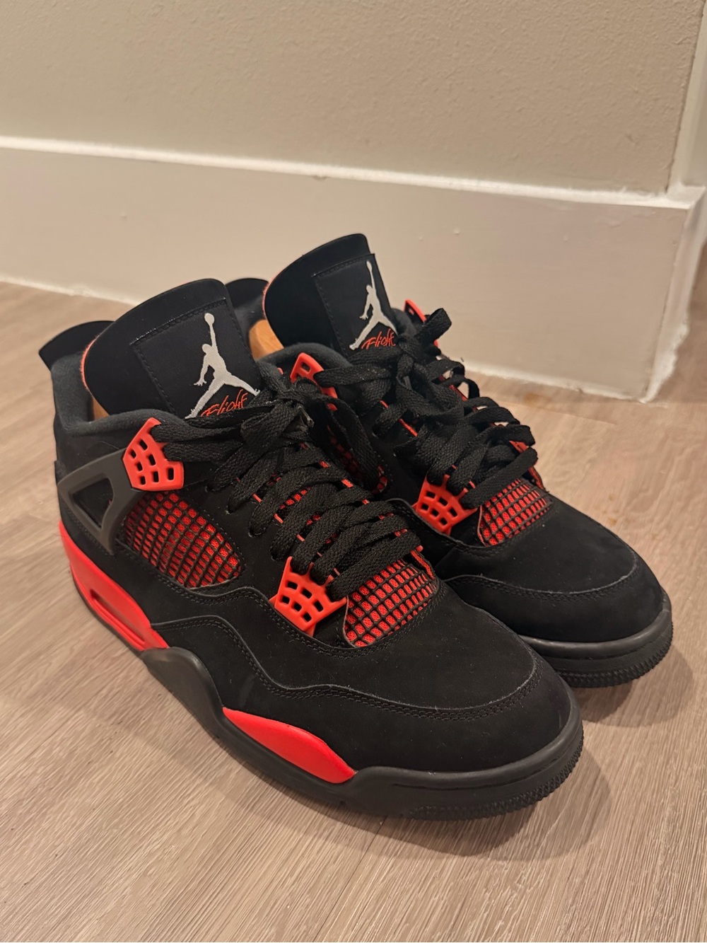 Air Jordan Retro 4 Basketball Shoes Red Thunder size 10 Black Red-Semi-New